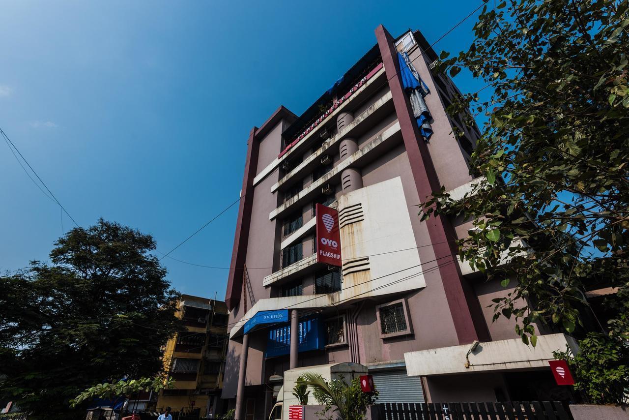 Oyo Flagship 389 Maitri Park Chembur 2*