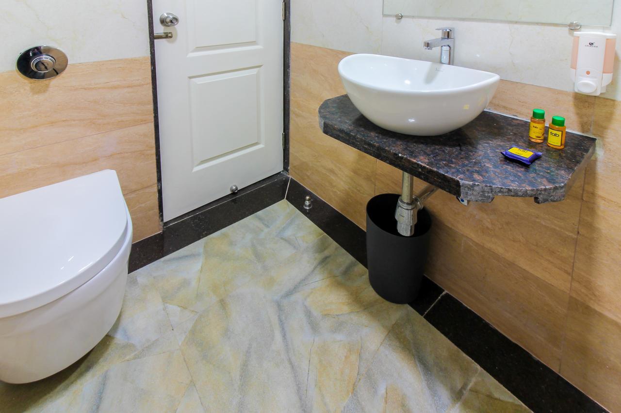 Hotel Fabhotel Laaiba Residency 3*
