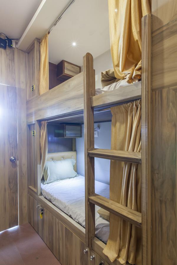 Hostel Abza Deluxe Mumbai