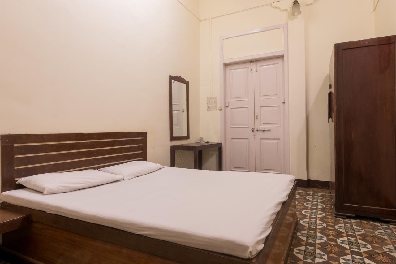 At Colaba Bed & Breakfast