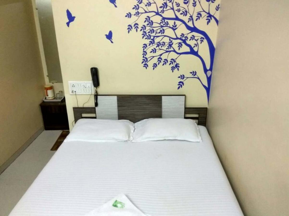 Broadway Colaba Hotel