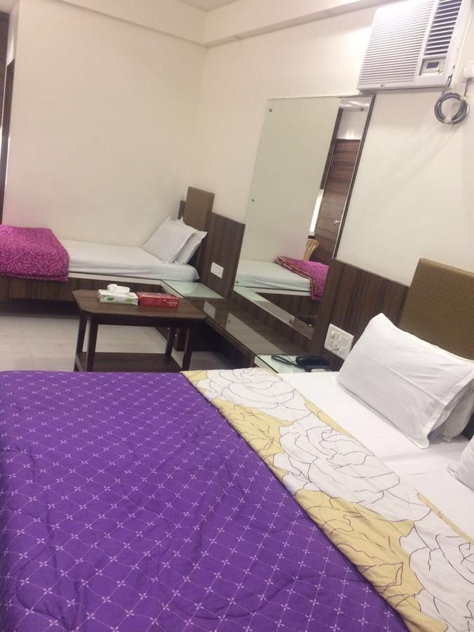 Antique - Colaba Hotel