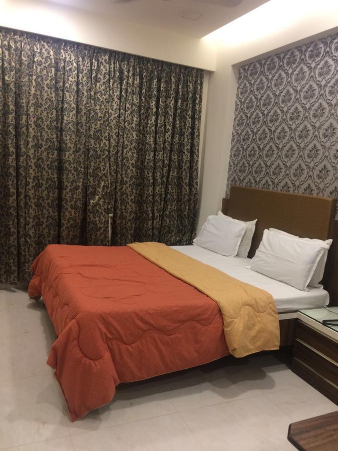 Antique - Colaba Hotel