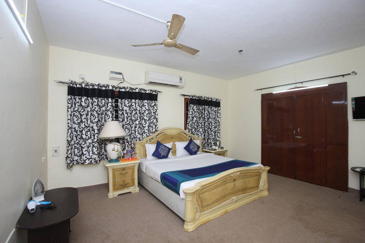 Oyo 935 Palkhee Hotel Mumbai