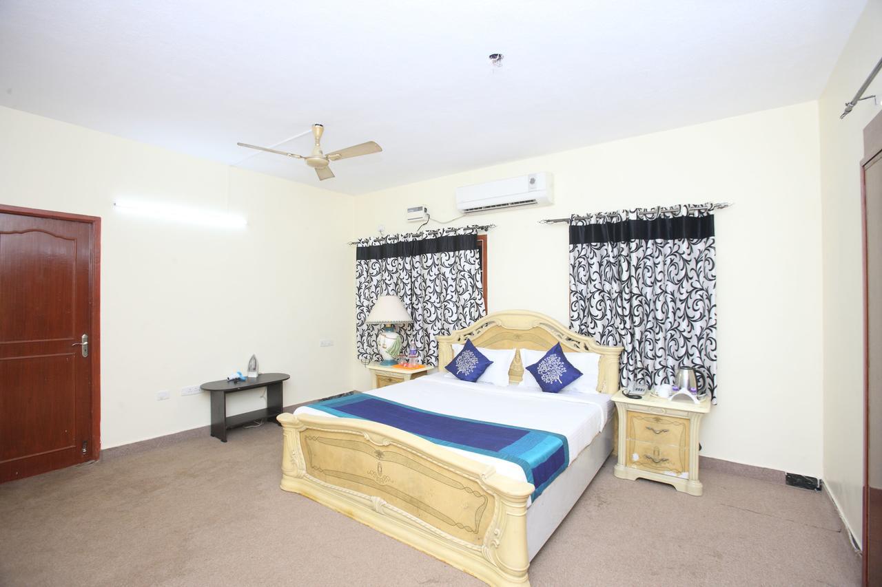 Hotel Oyo 935 Palkhee 3*