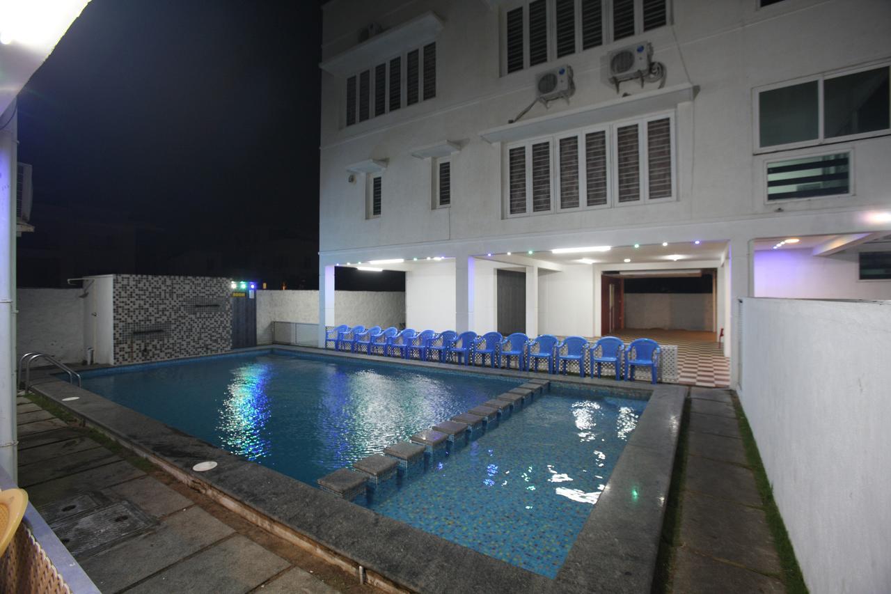 Oyo 935 Palkhee 3*