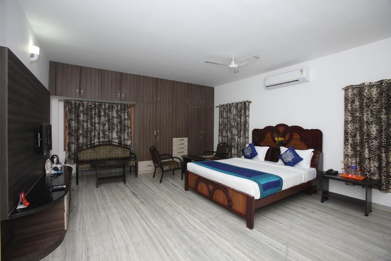 Hotel Oyo 935 Palkhee 3*