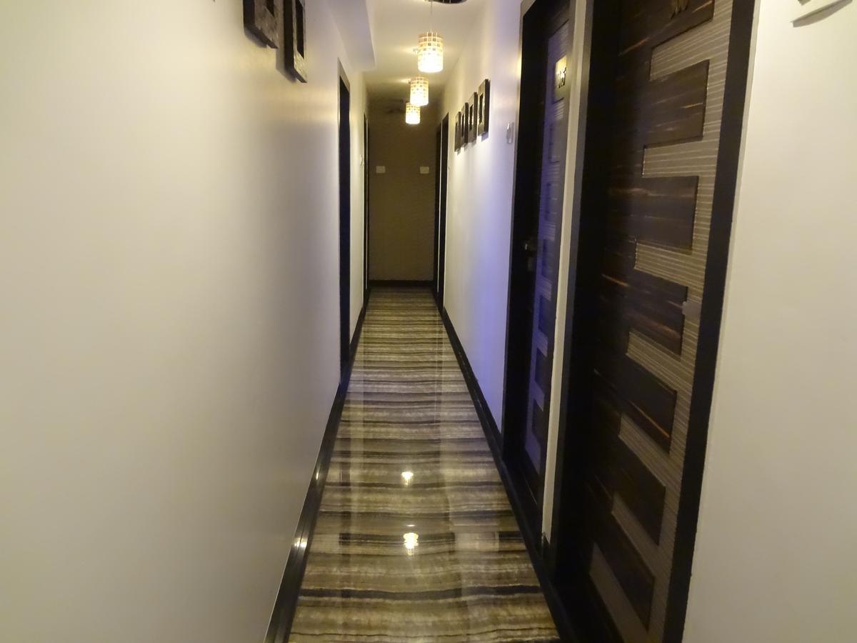 Hotel Modern *