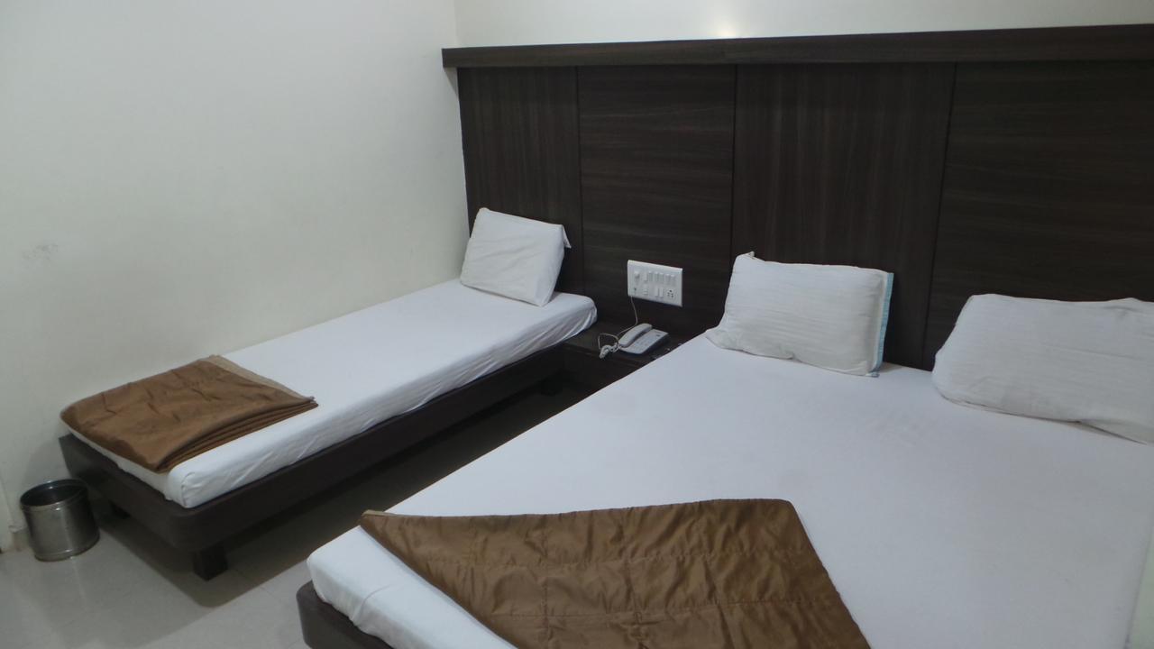 Gemini Hotel *