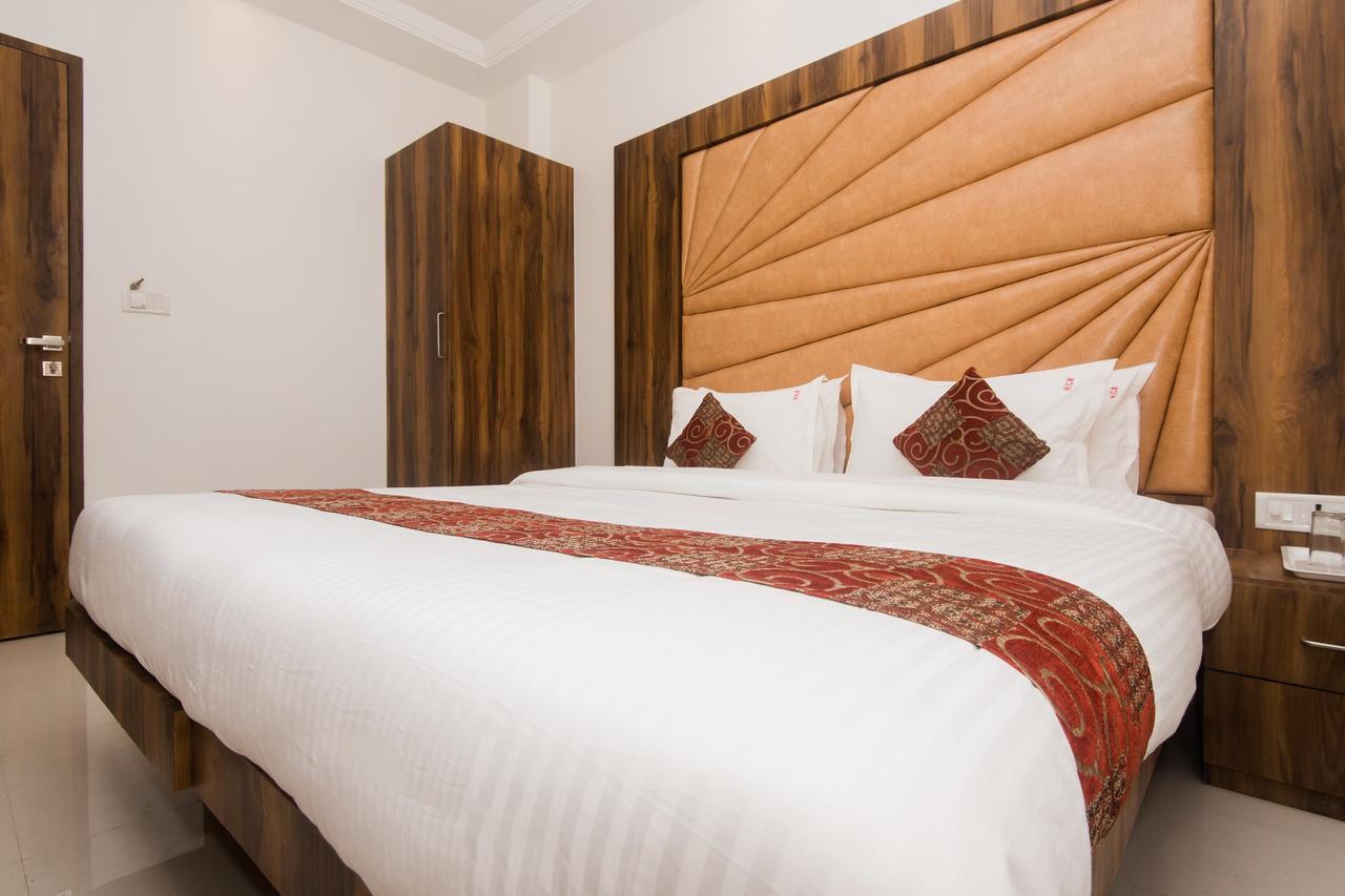 Hotel Oyo 15519 Grand Residency Mumbai