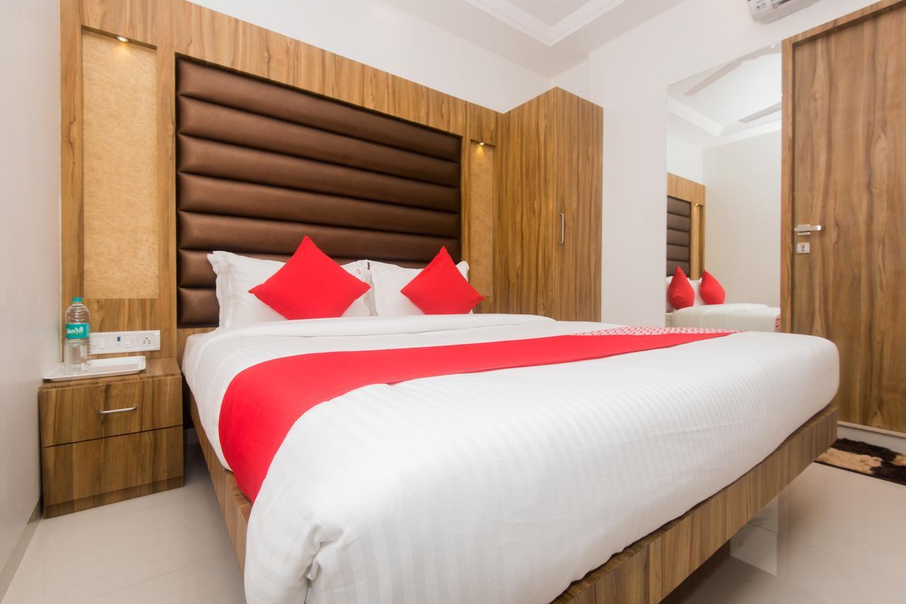 Hotel Oyo 15519 Grand Residency Mumbai