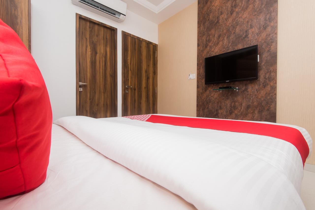 Oyo 15519 Grand Residency Hotel 3*