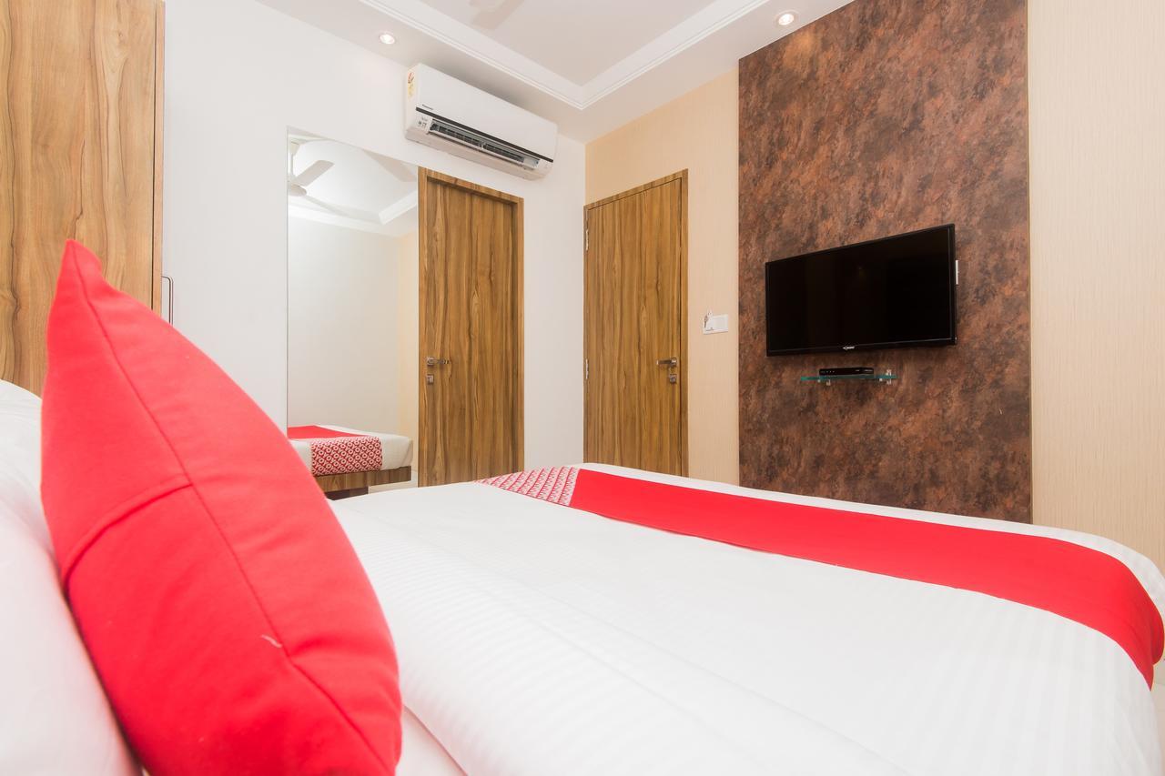 Oyo 15519 Grand Residency Mumbai