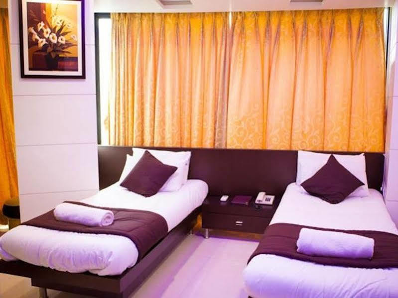 La Metro Near Bkc Hotel 3*