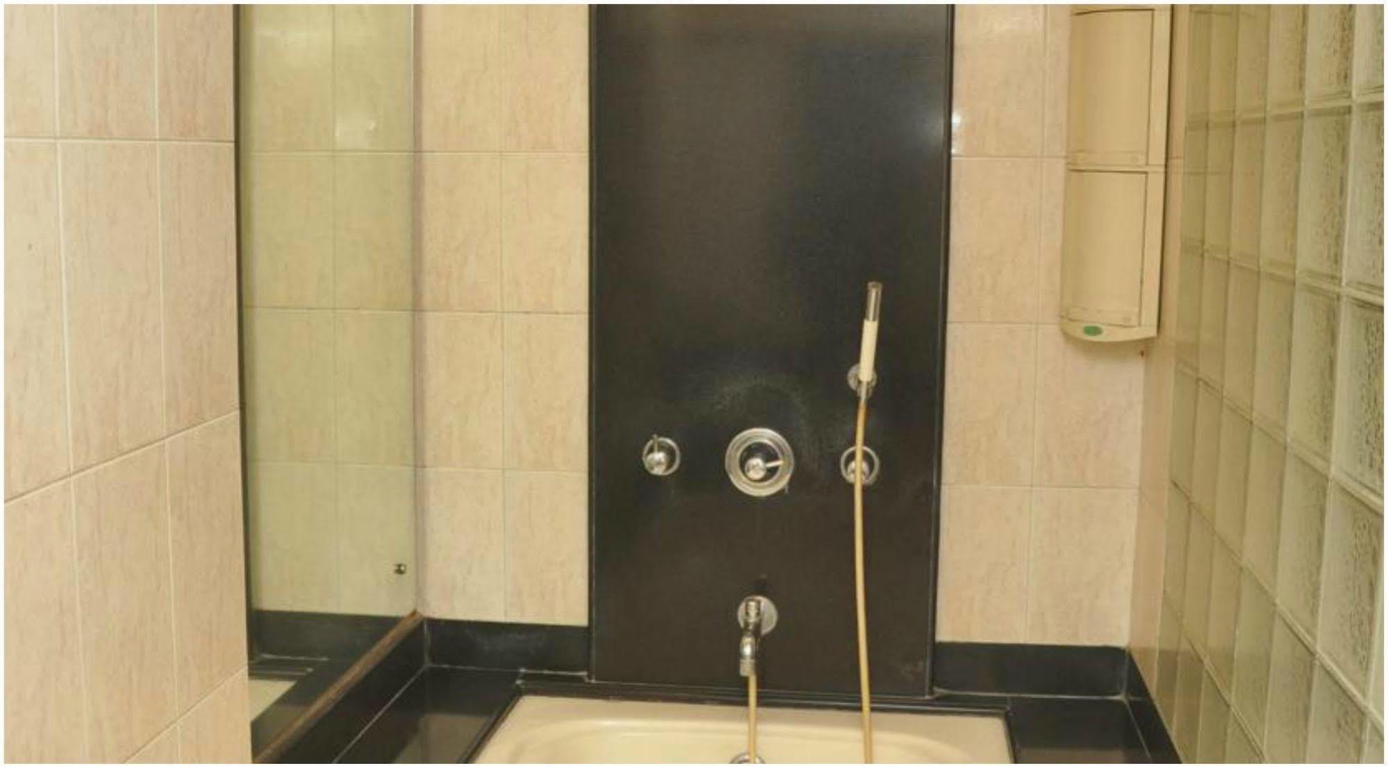 Metro Palace Hotel 3*