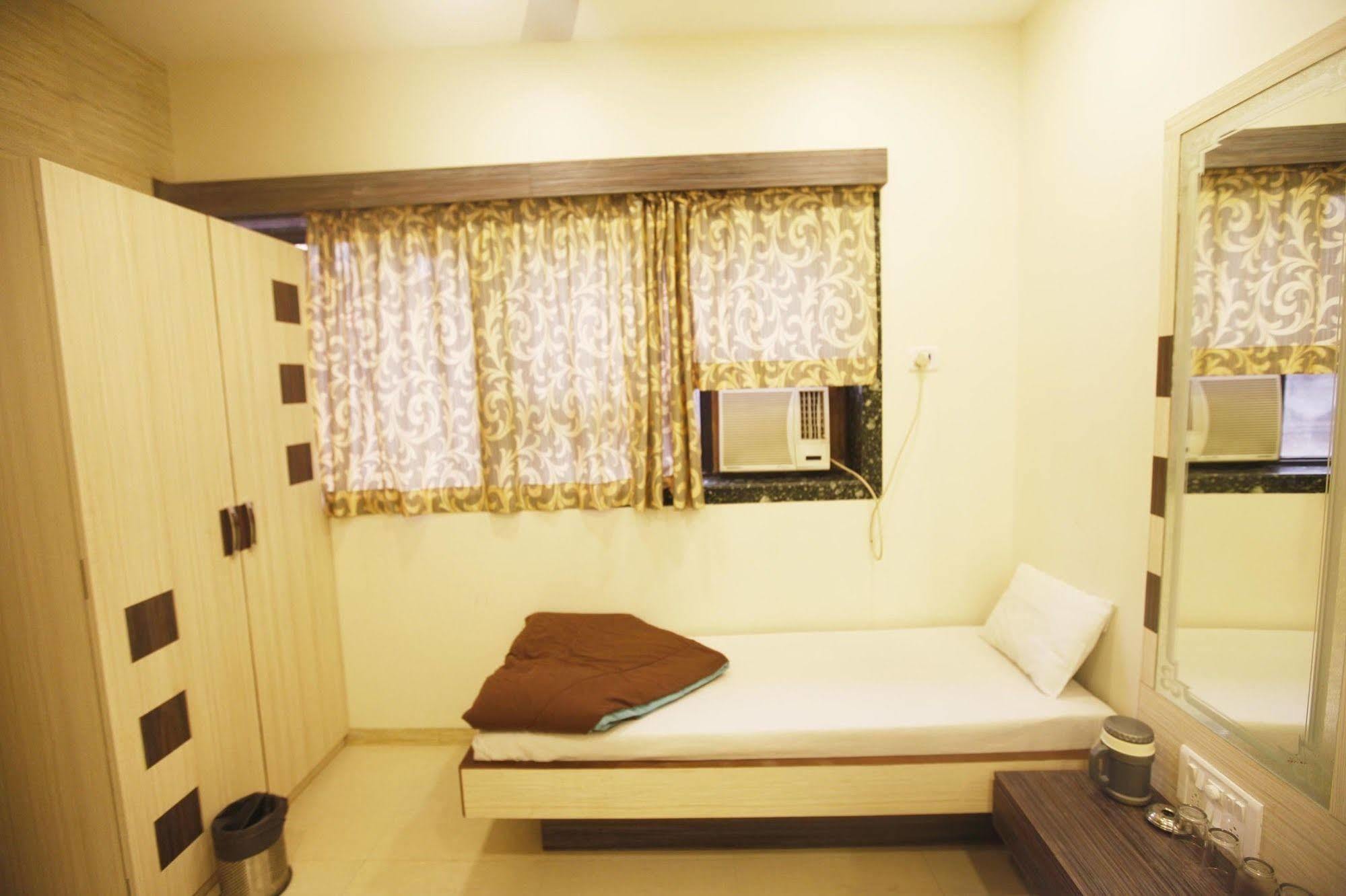 Al Moazin 2* Mumbai