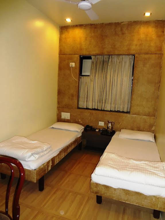 Victoria Hotel 2*