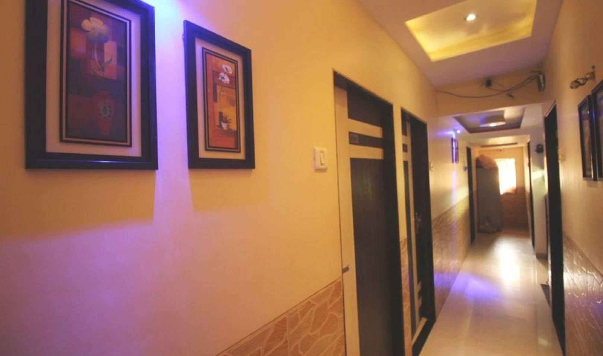 Hotel Metro Mumbai