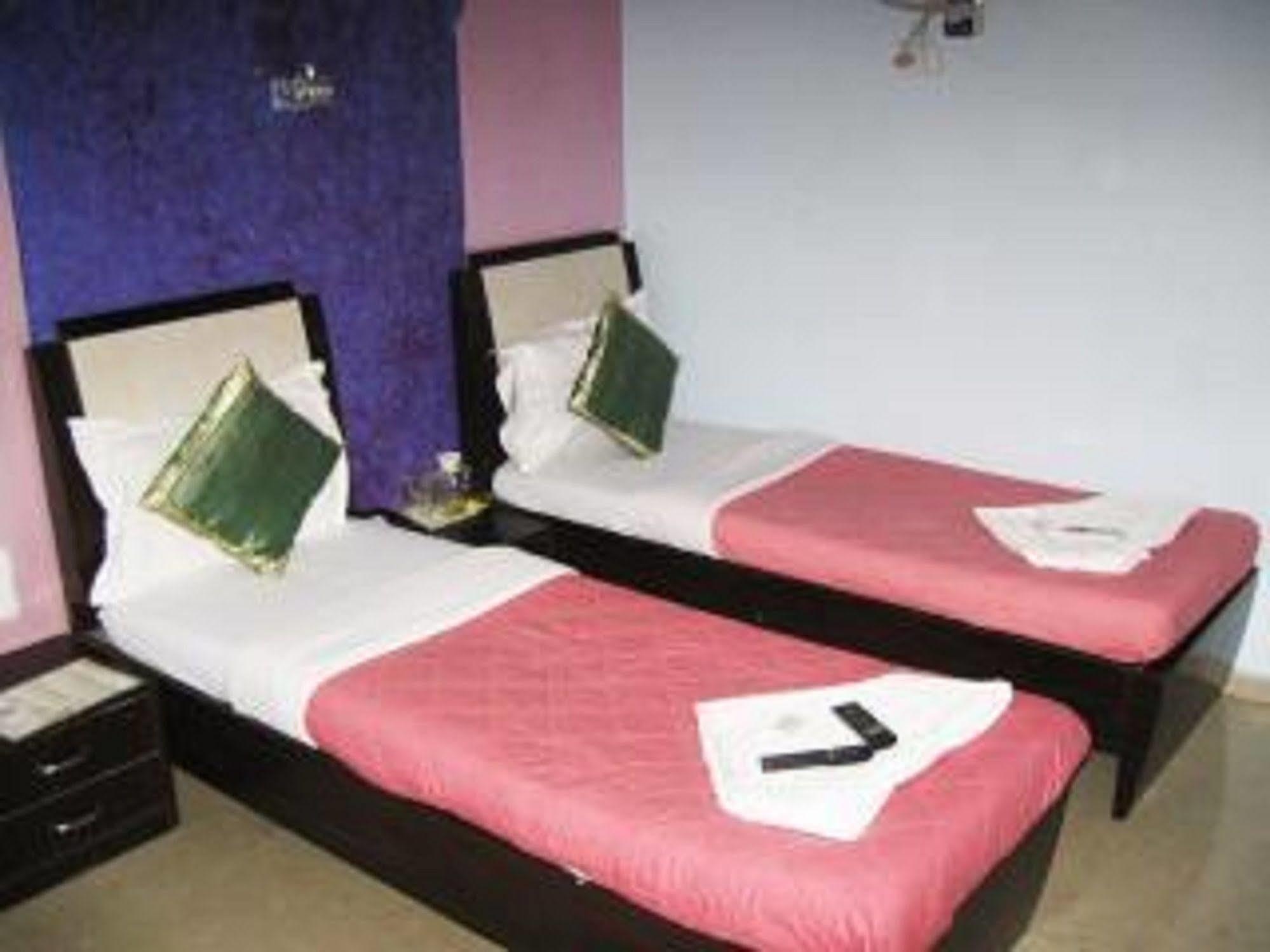 Metro Hotel