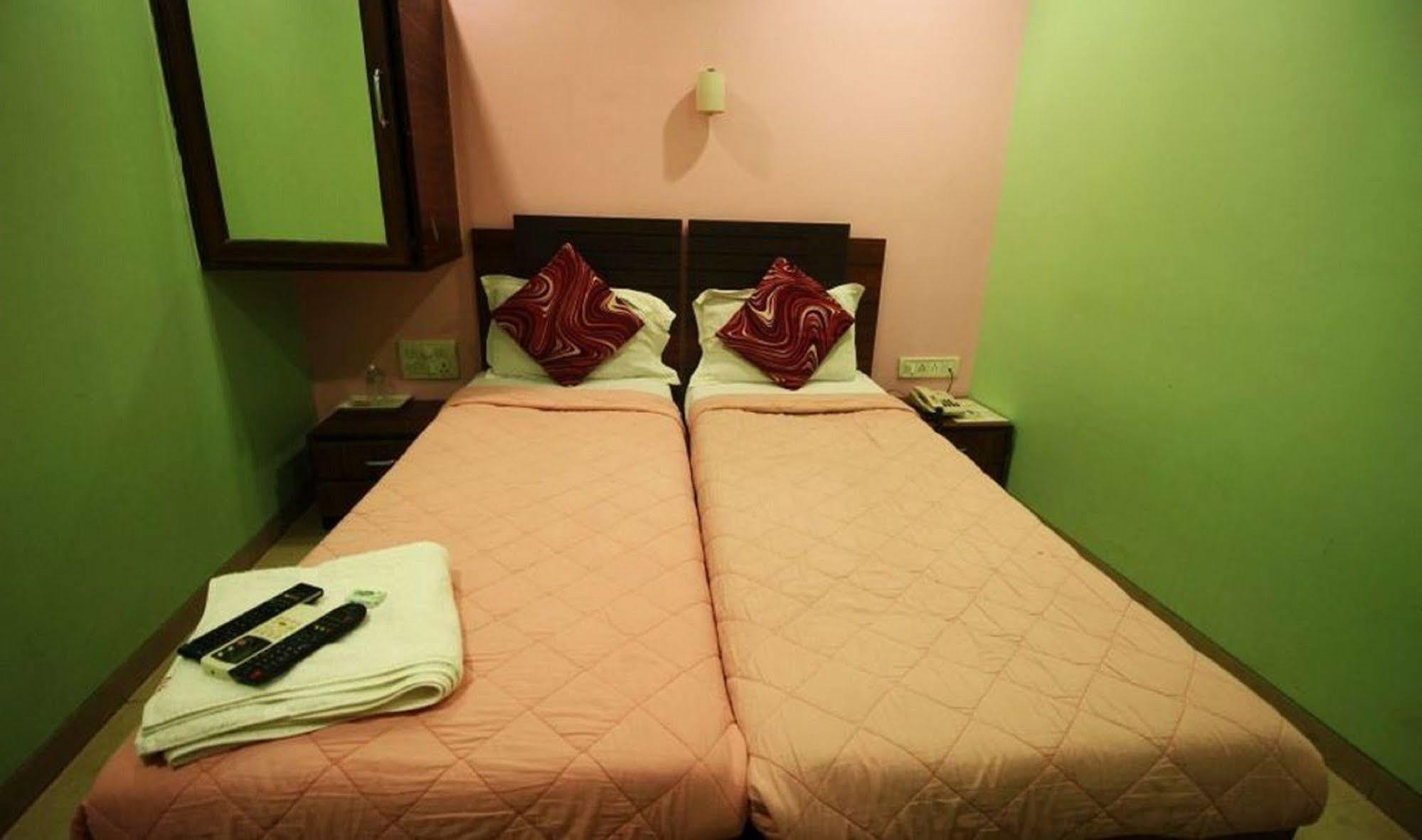 Hotel Metro Mumbai