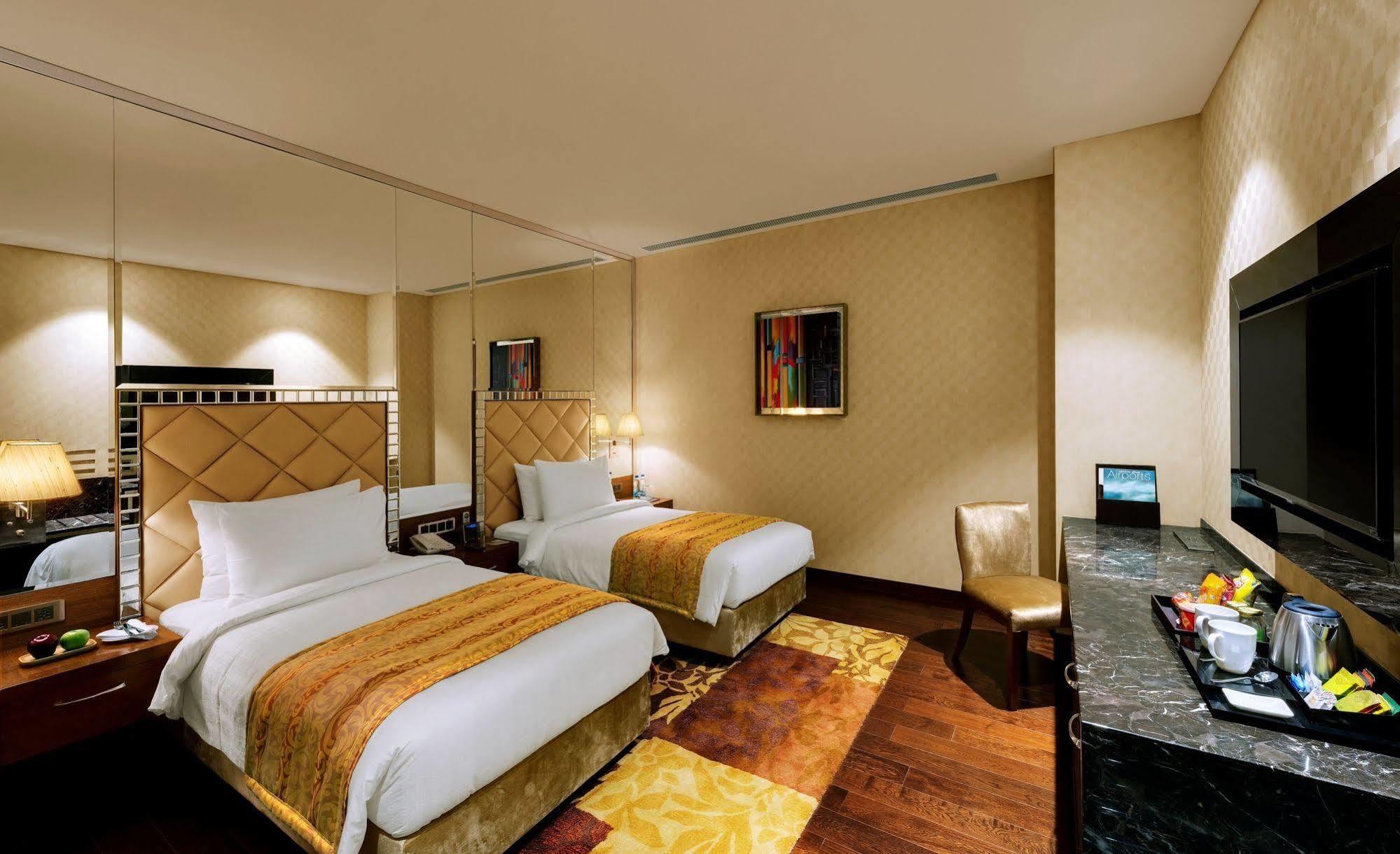 Niranta Transit Airport - At Arrivals Hotel
