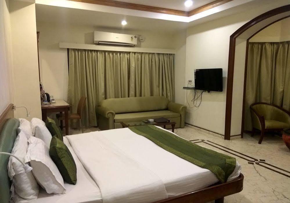Garden Hotel 3*