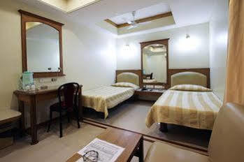 Parklane Hotel 3*