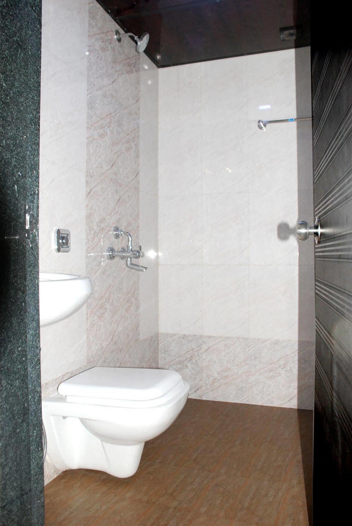 Fabexpress Adore - Nr International Airport Hotel 3*