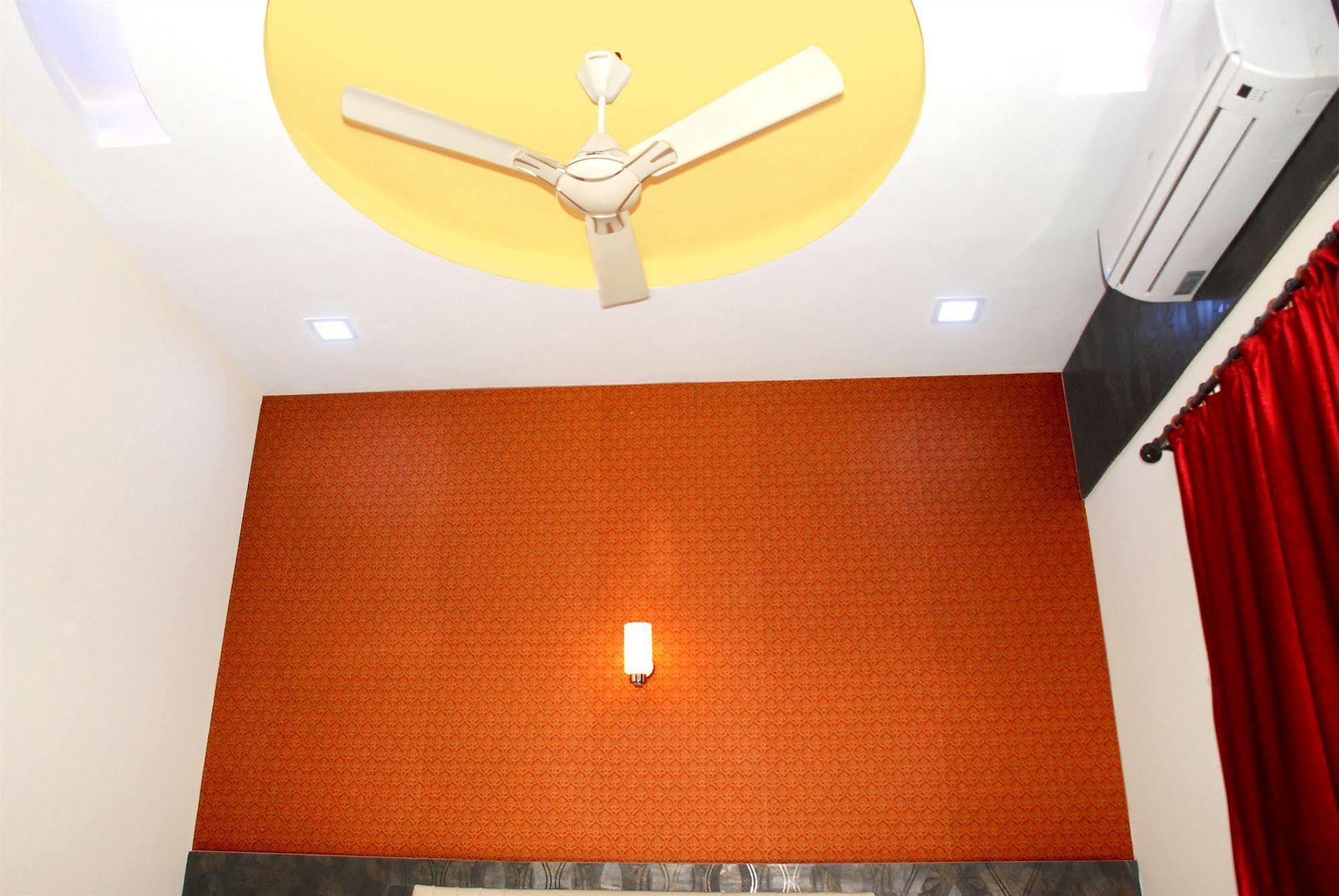 Fabexpress Adore - Nr International Airport Hotel 3*