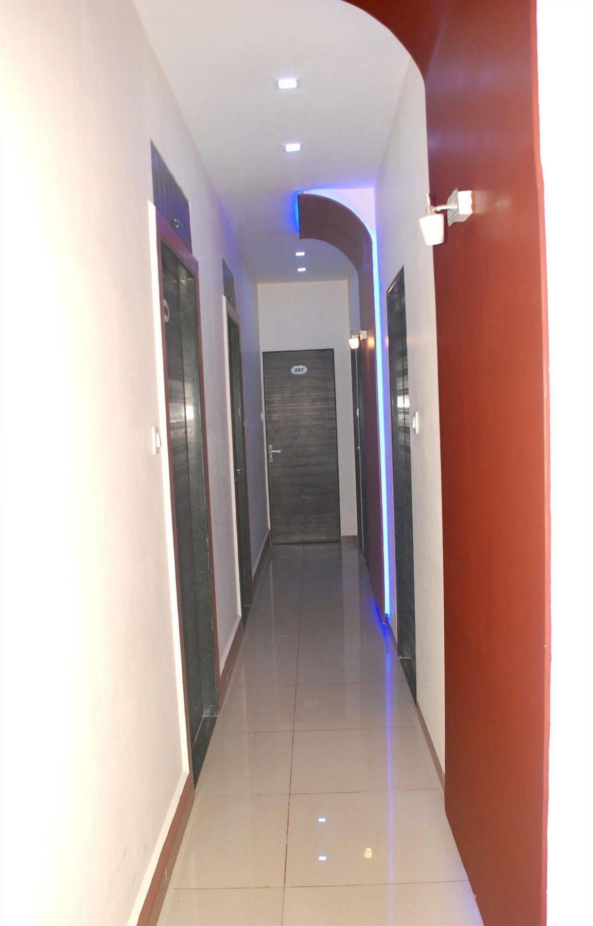 Fabexpress Adore - Nr International Airport