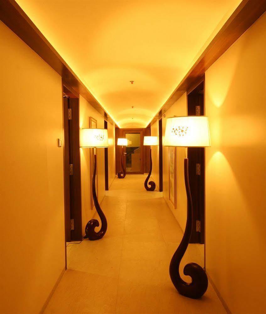 The Maharaja Business Hotel 3*
