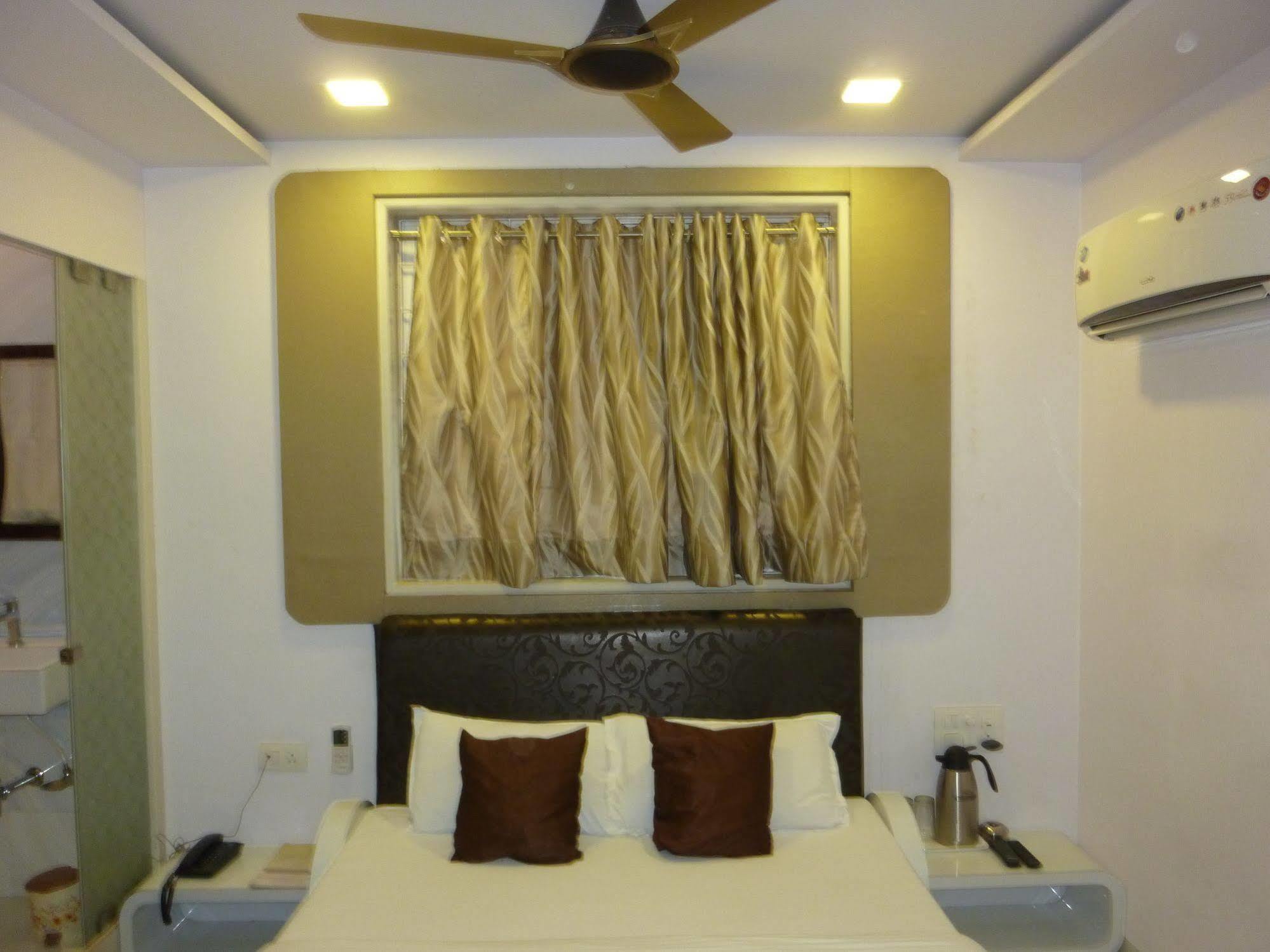 Hotel Fabexpress Satellite Mumbai