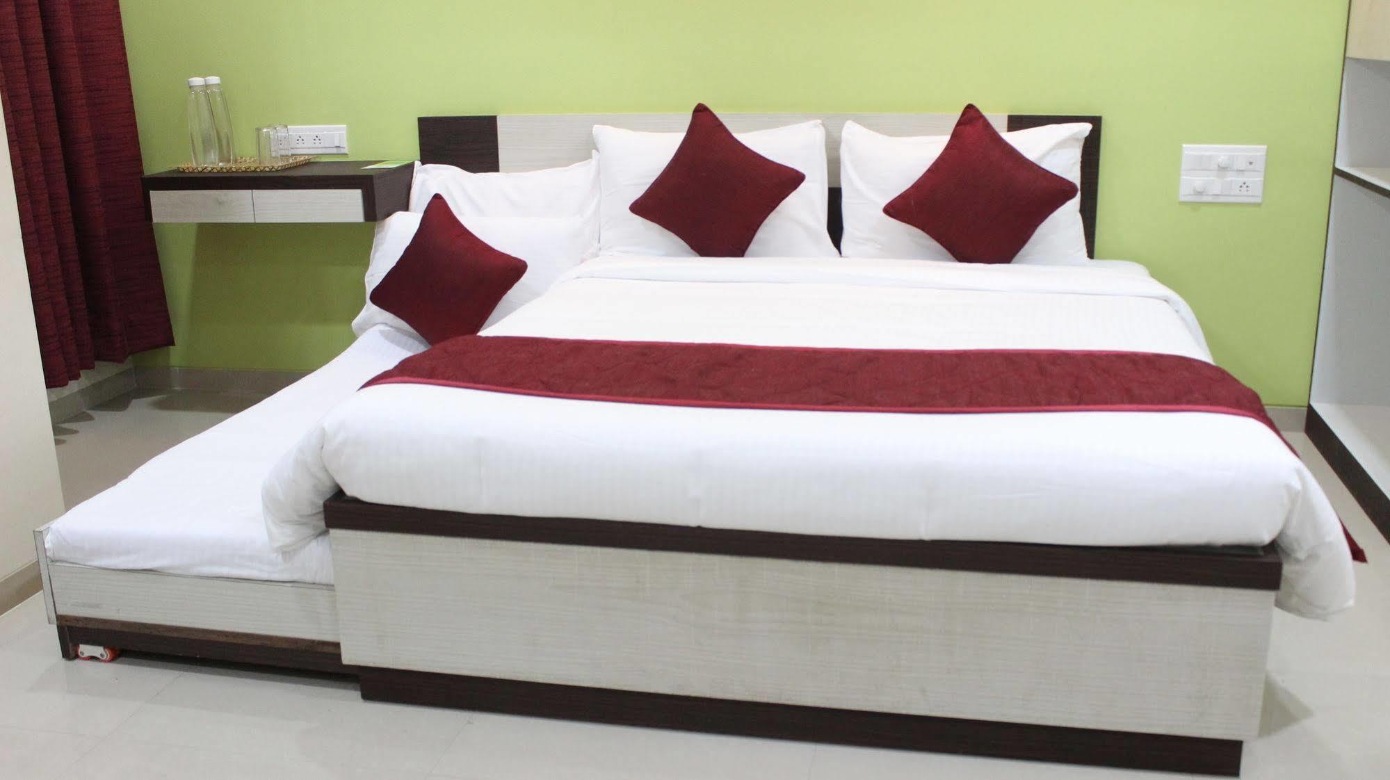 Nishita Residency Hotel 3*