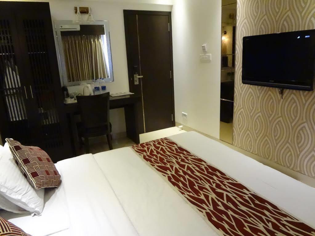 Hotel Manama 3*