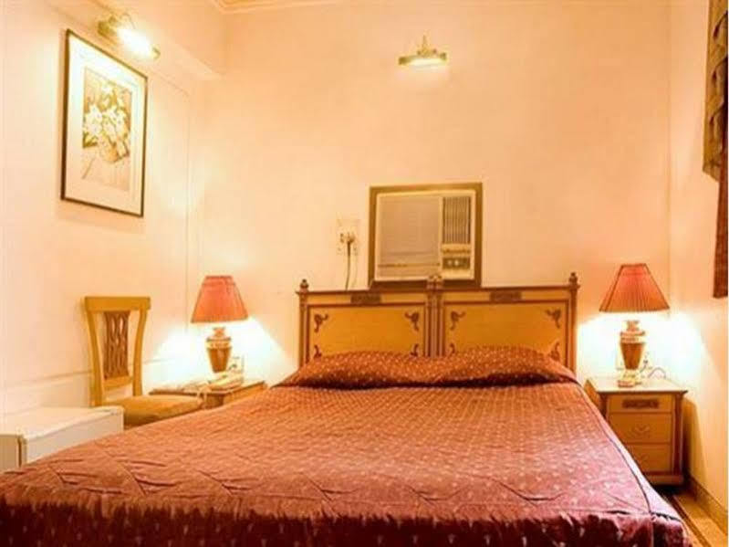 Benzy Palace 3*