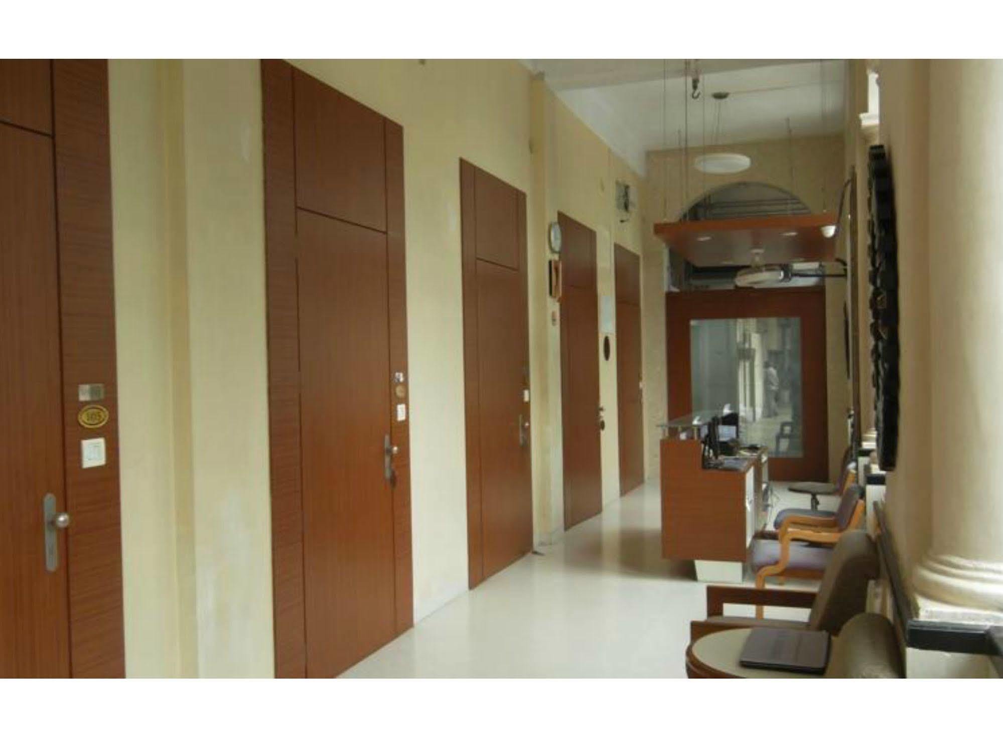 Hotel Elphinstone 2*