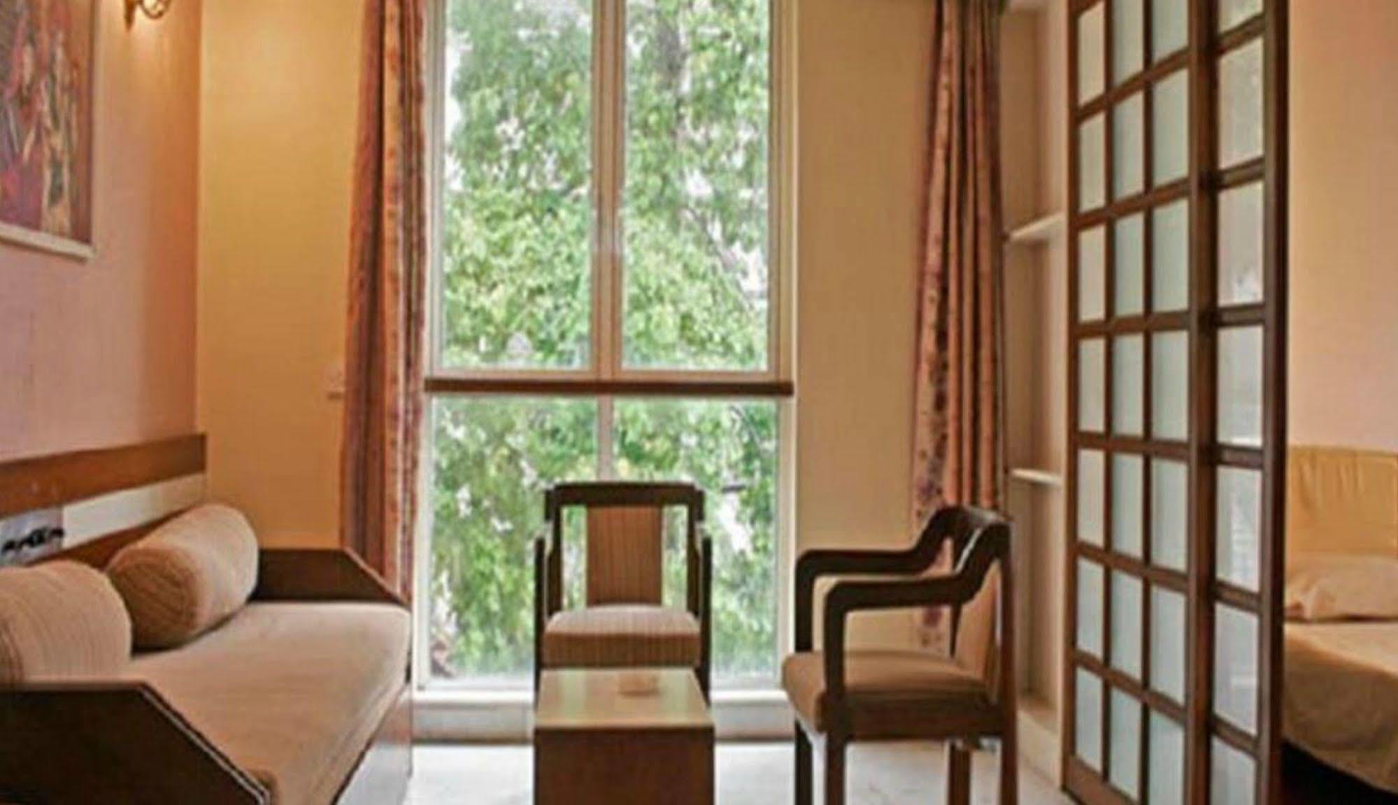 Diplomat, Colaba 3* Mumbai