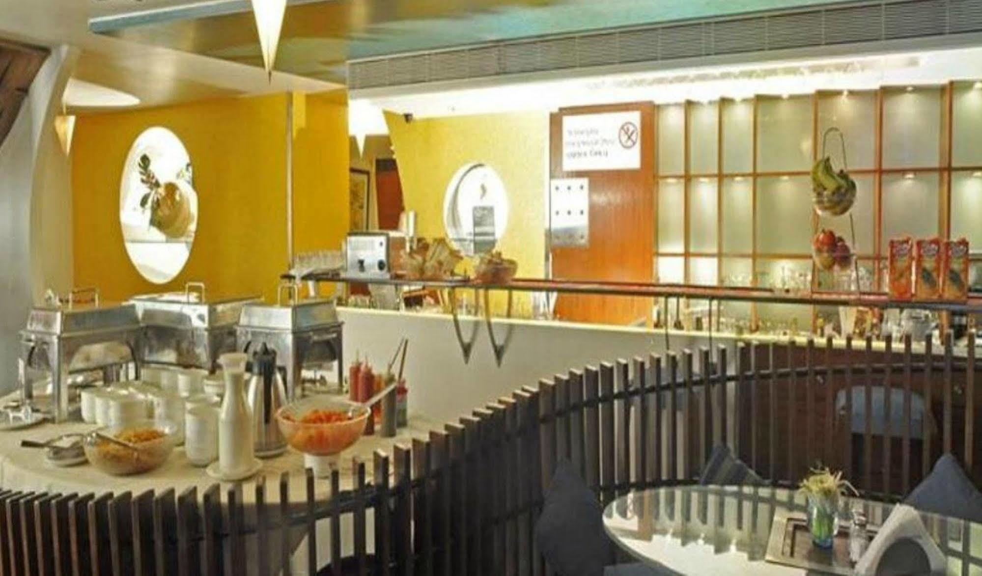Hotel Diplomat, Colaba 3*