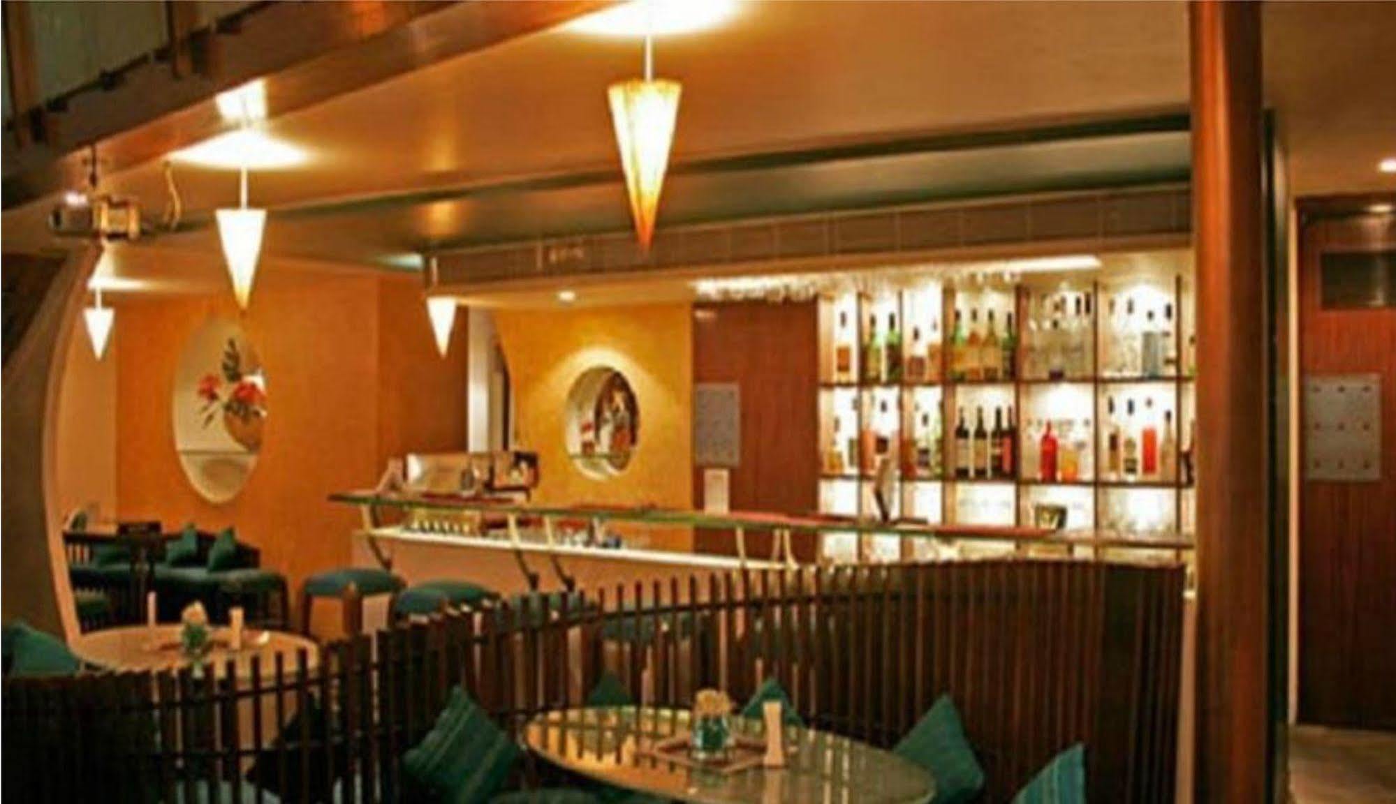 Diplomat, Colaba 3*