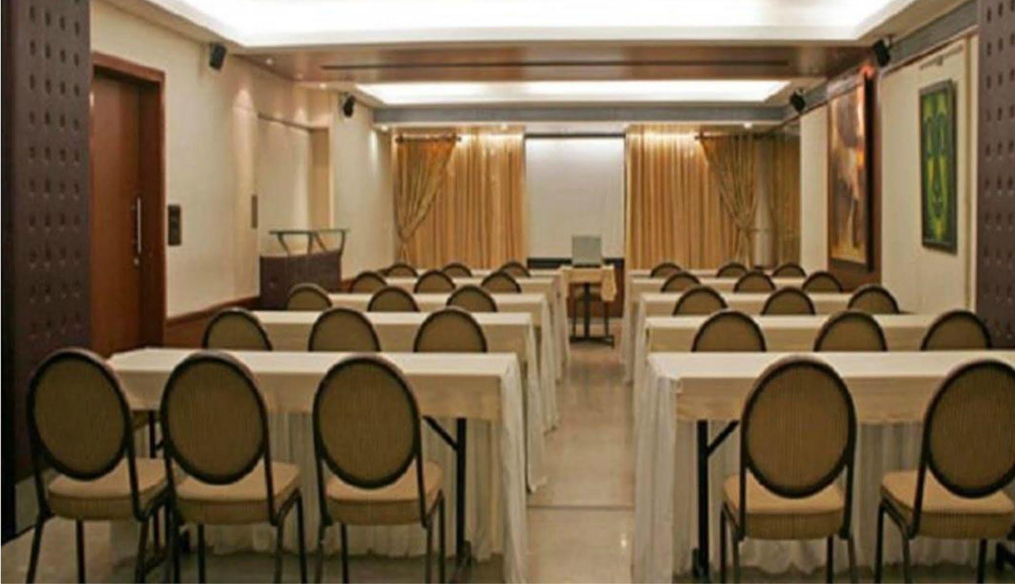Diplomat, Colaba