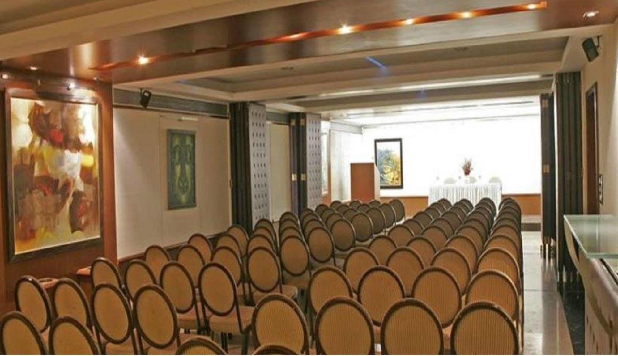 Diplomat, Colaba 3* Mumbai