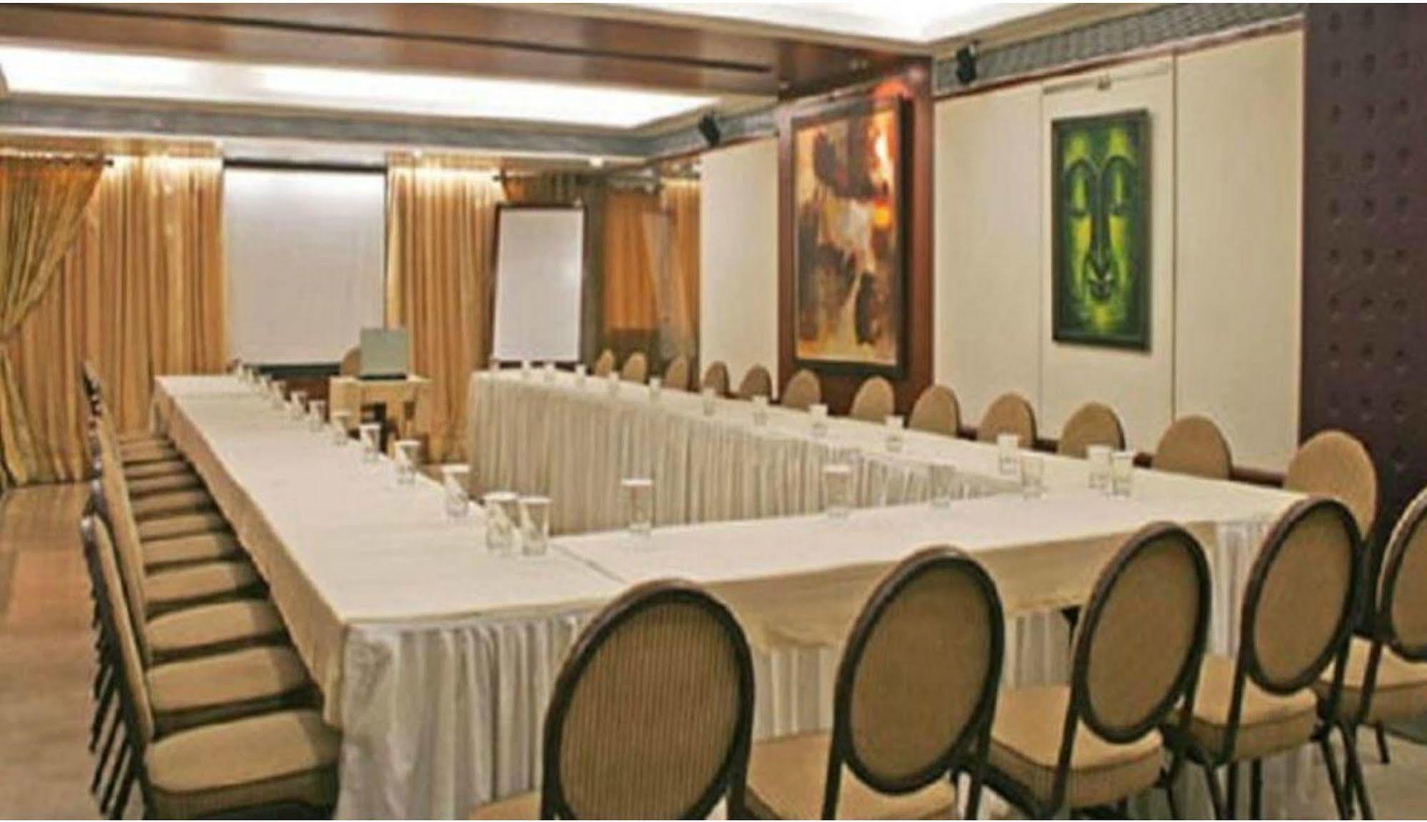 Diplomat, Colaba Mumbai