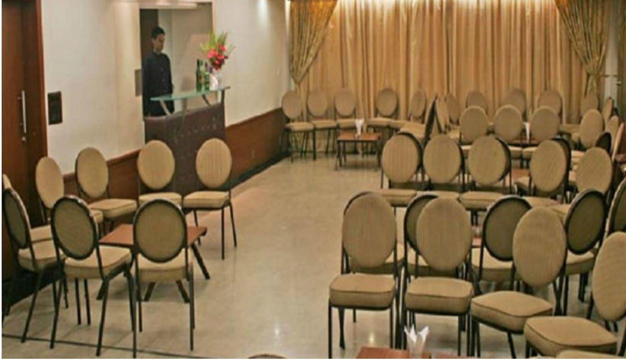 Diplomat, Colaba 3*
