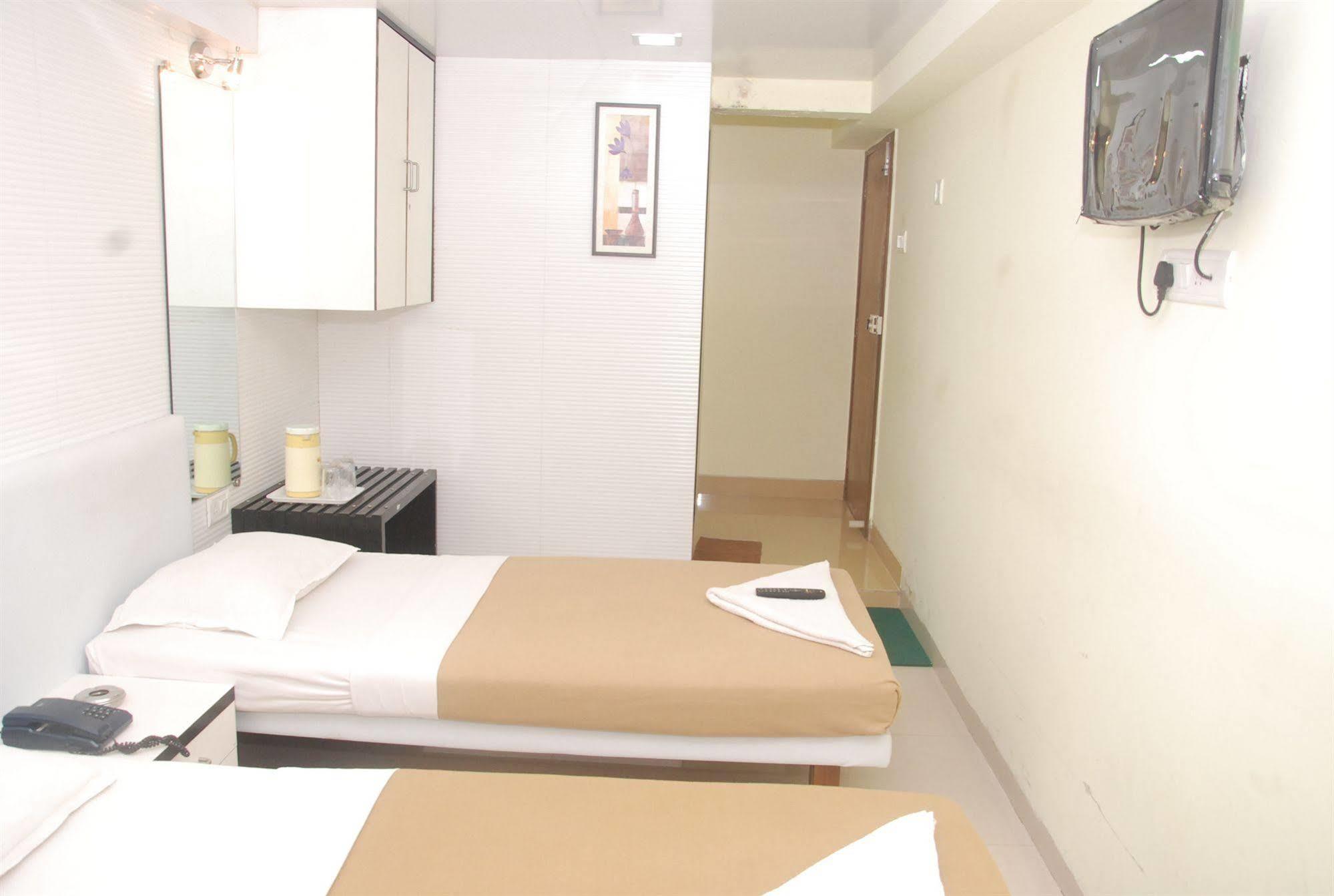 Arma Court - Near Us Embassy, Bkc Hotel