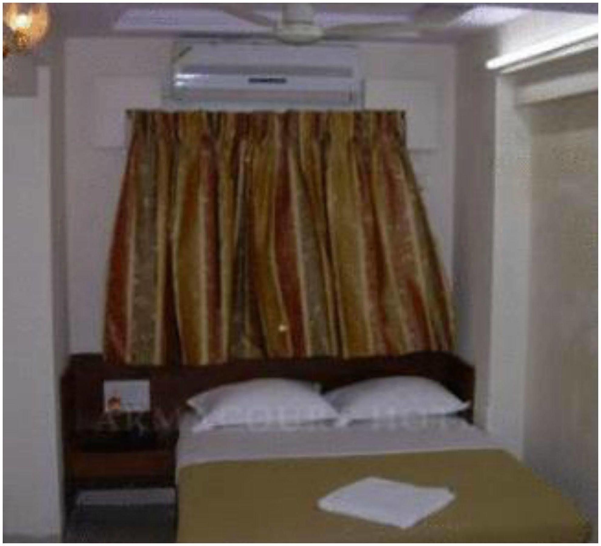 Arma Court - Near Us Embassy, Bkc Hotel