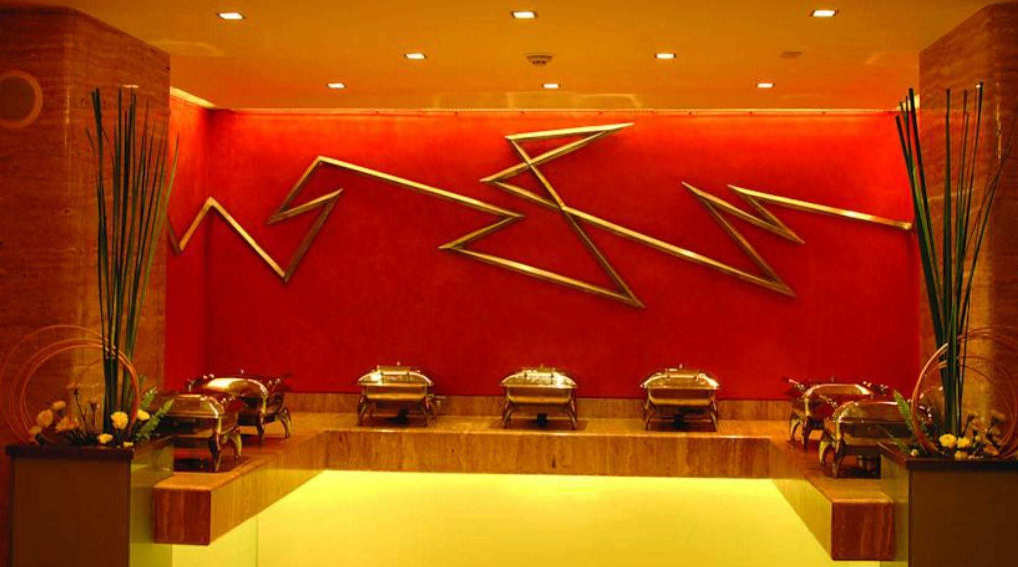Mirage Hotel, International Airport 4* Mumbai