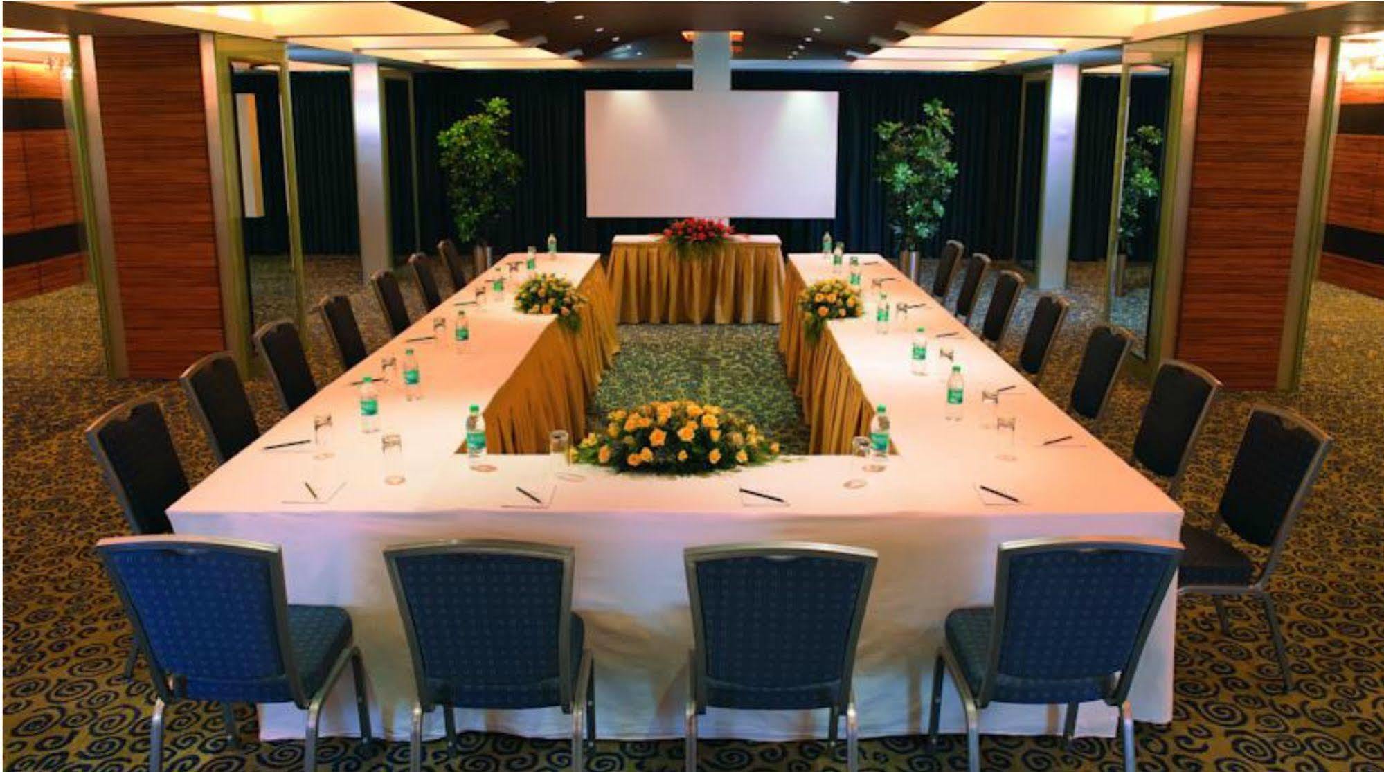 Mirage Hotel, International Airport Hotel 4*