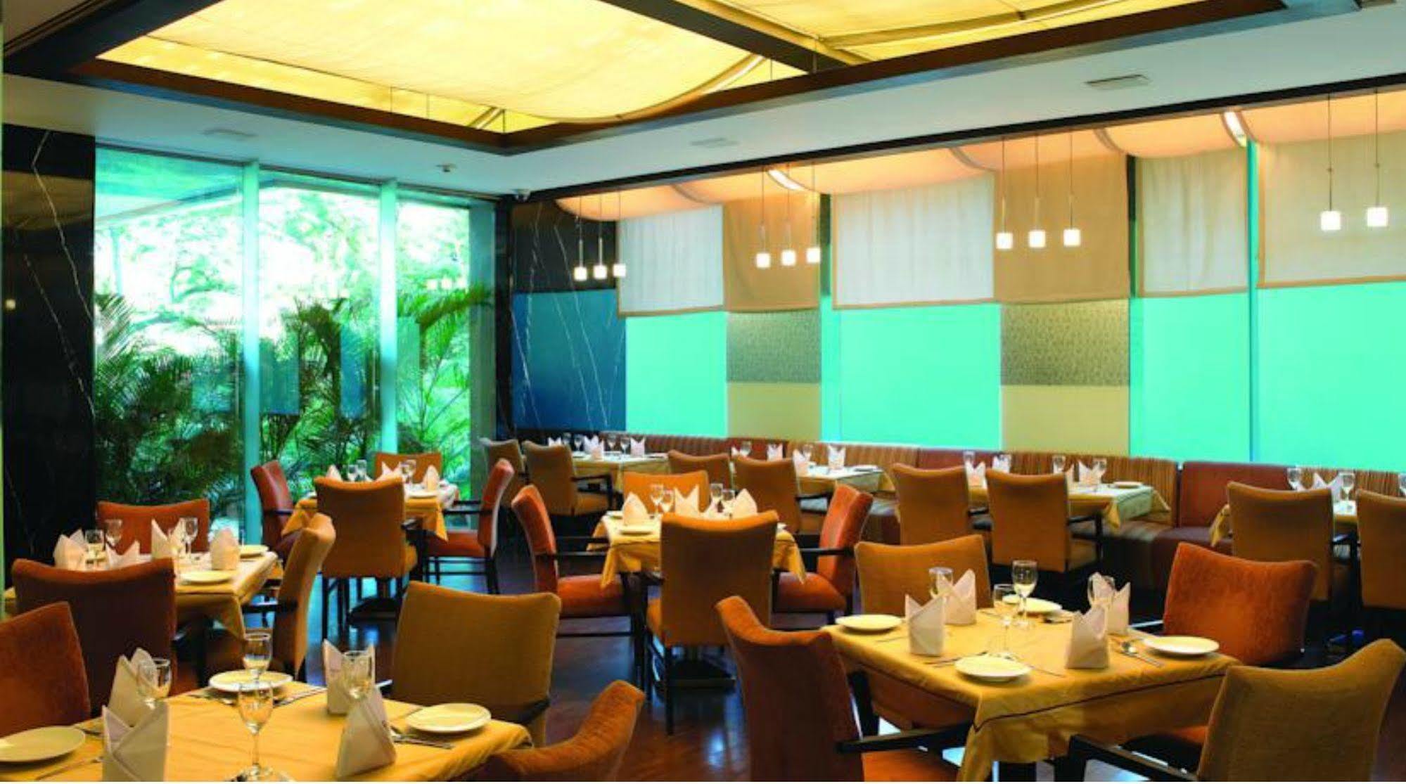 Mirage Hotel, International Airport Hotel