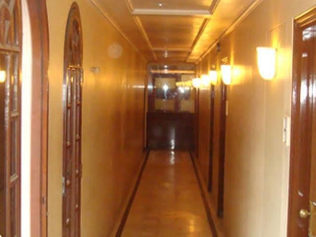 Rajhans Hotel