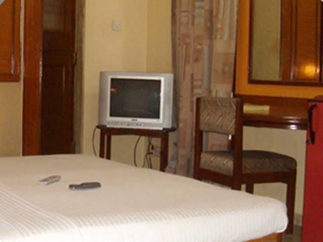 Hotel Rajhans 2*